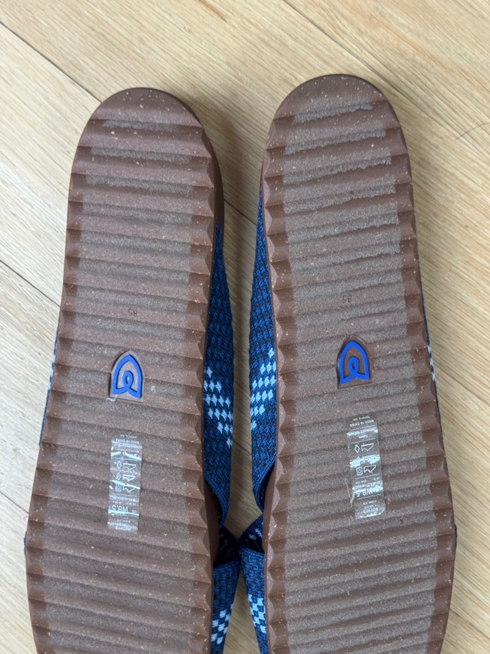 Women’s Rothy’s Weekend Slide in Indigo - Picture 2 of 3